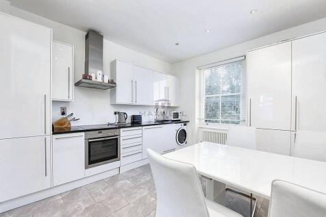 4-bed flat on Wemyss Road, Blackheath, London, £3,450/mo