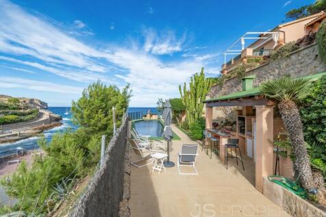 Excellent Villa with spectacular sea views 