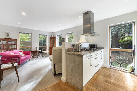 Sitting room/Kitchen