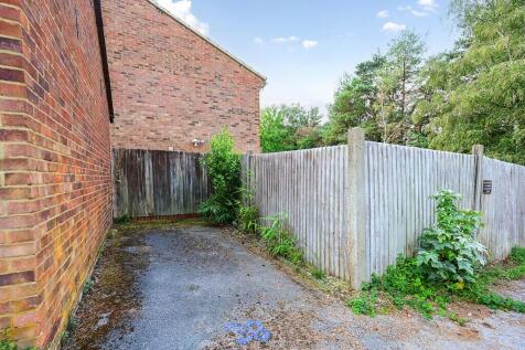 38 Cherrytree Clo...