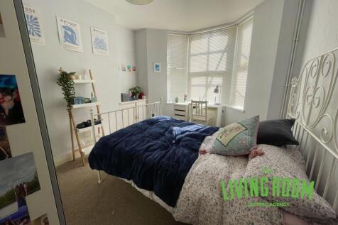 5-bed house on Dogfield Street, Cathays, Cardiff, £2,625/mo