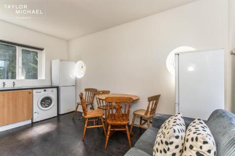 Kitchen / Living Room