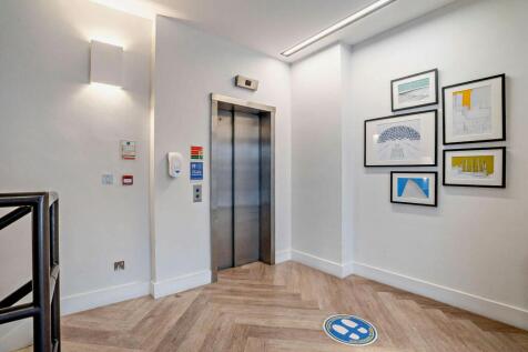 8626600interior22800.jpg