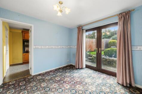 Dining Room to garden and kitchen.jpg