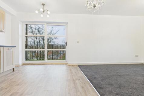 CAM03729G0-PR0176-STILL006