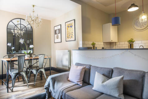 Flat R, Hosiery, Living Room 2