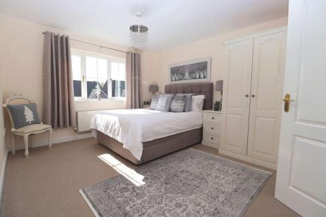 Master Bedroom En-Suite 