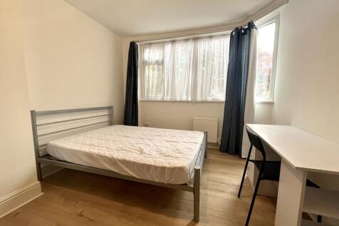 Filton Avenue, BS34 photo 3
