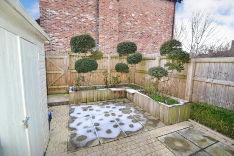 Rear Patio Garden