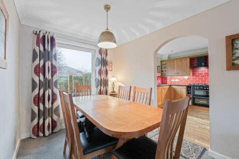 2 bed, 1 bath Terraced in Leeds - Photo 4