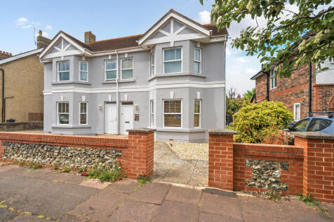 Worthing, BN11 - property photo