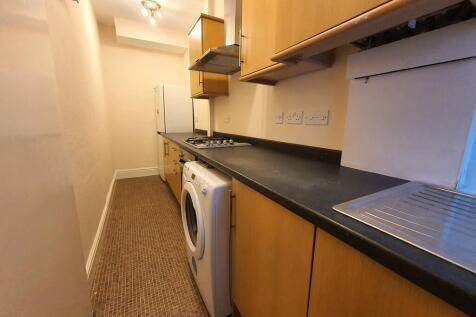 Blackmoorfoot Road, Crosland Moor photo 3