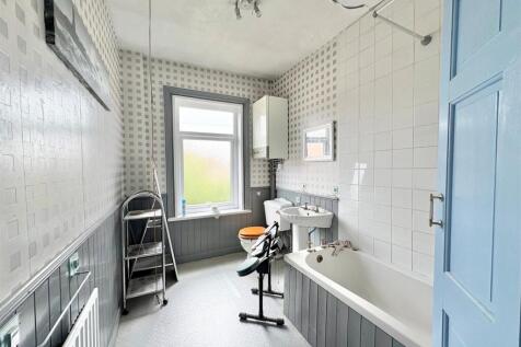 Bathroom.jpg