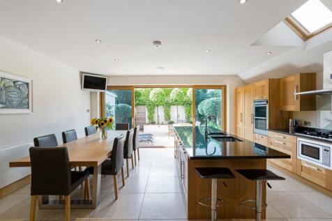 6 bed, 6 bath Terraced in Bristol - Photo 5