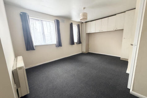 Spacious Studio Flat To Rent ¿ N9