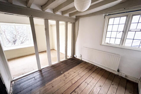 Bedroom 1 T202512231258.jpg