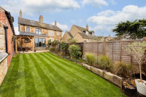 25 Queen Eleanor Road, Geddington-5.jpg