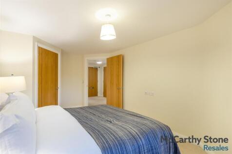8676437-interior02.jpg