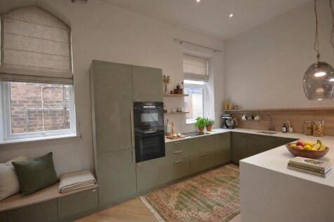 Kitchen 1.jpg