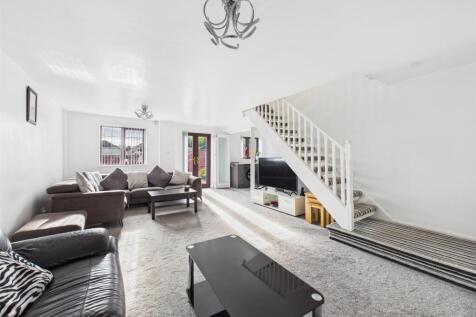Generous Open Plan Lounge
