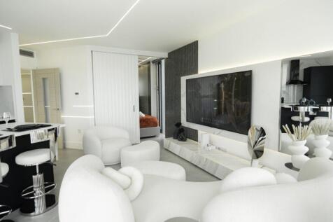 Apartment 2104 Beetham Tower, 10, Holloway Circus Queensway, B1 1BA photo 3