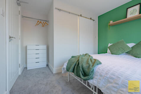 13GreenfordGardens-33