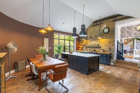Leeds, LS8 - property photo