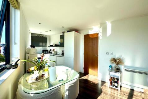 Kitchen pic 3.jpeg