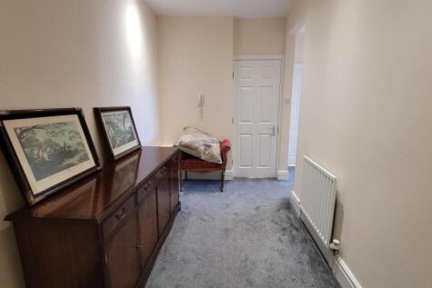 Ansdell Road South, 9, flat 5 - Hallway 2.jpg