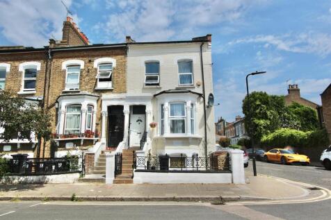 Dumont Road, N16