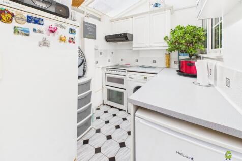 Presented by Clinton at EweMove Bexleyheath and Da