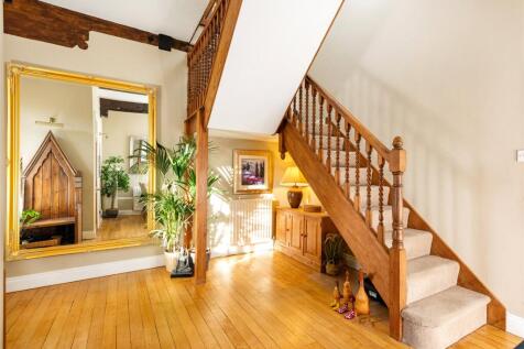 Entrance/Dining Room