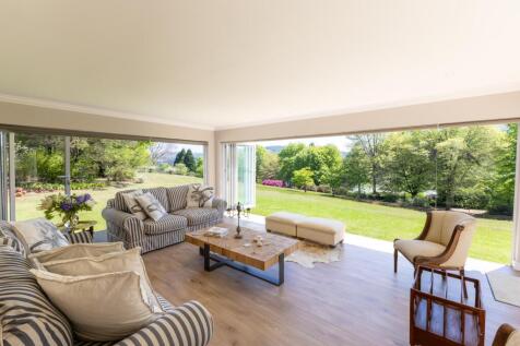 Wonderful open rooms and views