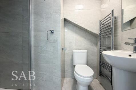 The Broadway, Greenford, UB6 photo 4