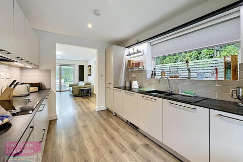 Kitchen/Living Ar...