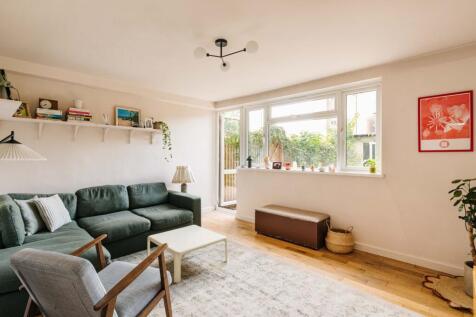 Fields Estate E8