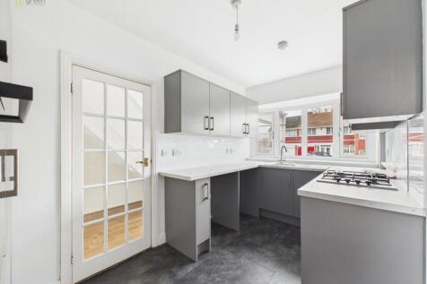 4 bed, 1 bath Semi-Detached in Birmingham - Photo 7