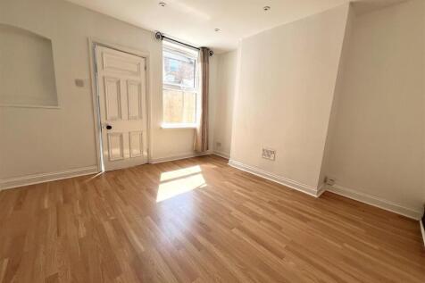 Richmond Road, Atherstone photo 3