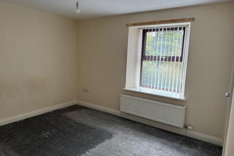 Hadfield Road, High Peak, Derbyshire, SK13 photo 5