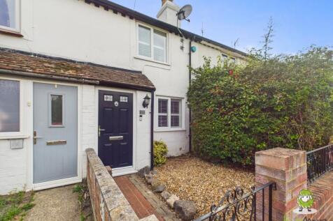 EweMove Estate Agents Basingstoke - Upper Sherbour