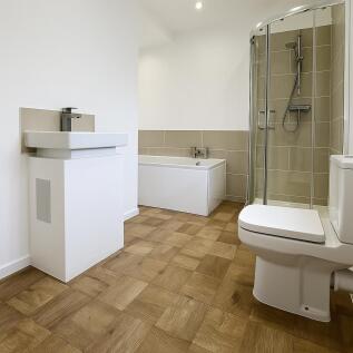 woodland st bathroom new pic .jpeg