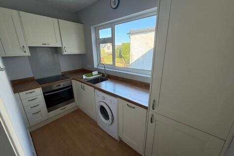 Underdown Road, Southwick photo 4
