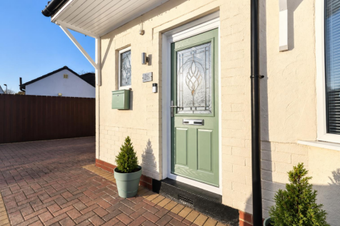 Stockton-on-tees, TS19 - property photo