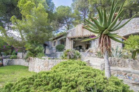 SPECTACULAR VILLA LOCATED IN FORMENTOR WITH AMAZING SEA VIEWS 