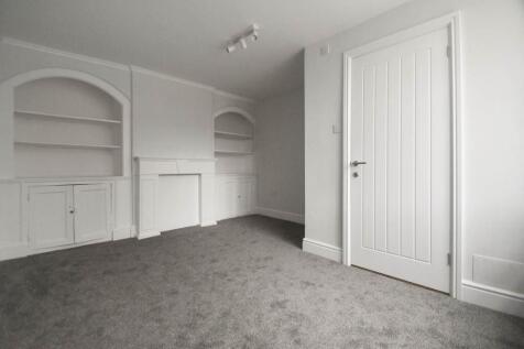 Durland House, 160 High Street , Rainham photo 4