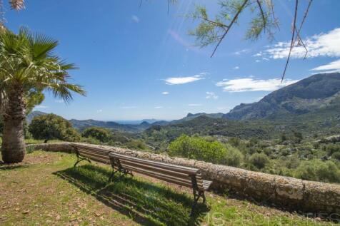 TRADITIONAL MALLORCAN POSSESSION WITH INCREDIBLE VIEWS