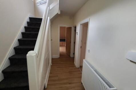 Lees Hall Crescent, Manchester photo 5