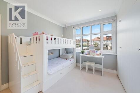 Bridgewood Road, Worcester Park - KT4 8XS