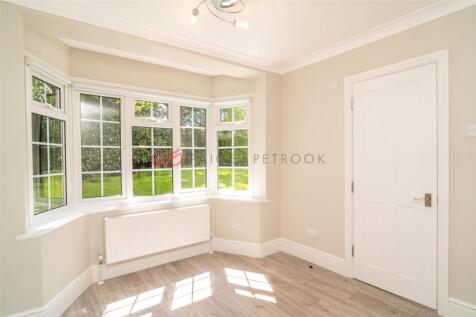 The Glen, Northwood, Middlesex, HA6 photo 4