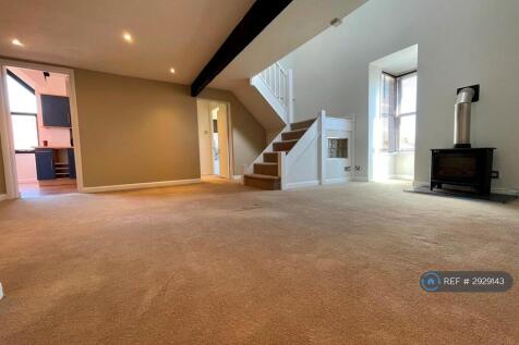Spacious Lounge